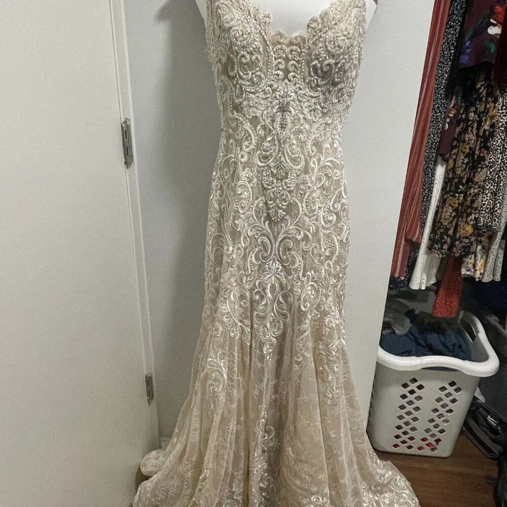 Allure Bridal Gown Style 9501 - Picture 3 of 14